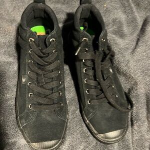 Cariuma Black Surd HighTop  *NEW*  Women's 9